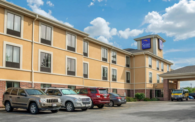Sleep Inn & Suites Milwaukee Airport
