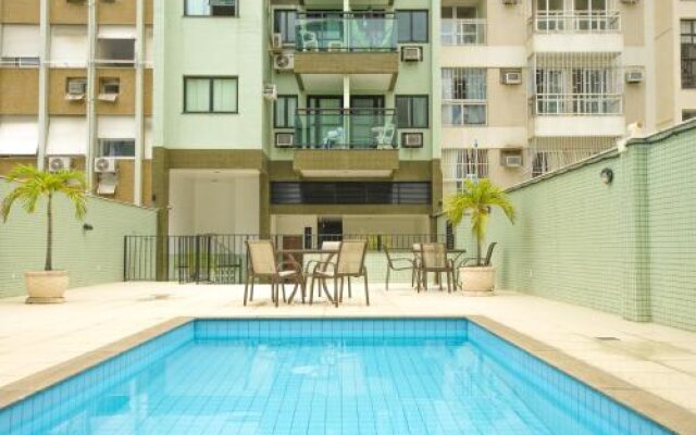 Ipanema 503 - Apart Hotel - Quadra da Praia com Piscina, Sauna, Academia e Garagem.