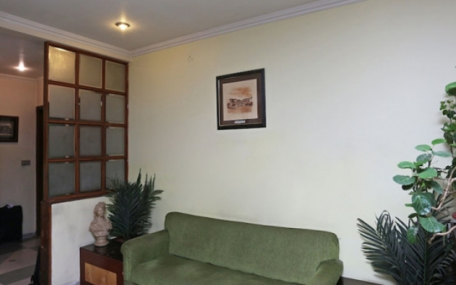 OYO 3499 Tekarees Inn