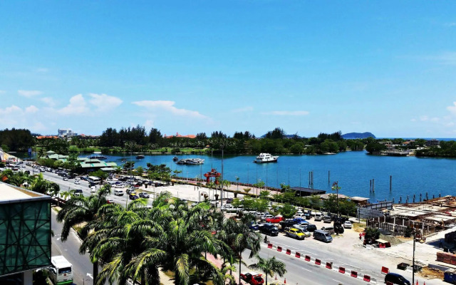 KK Marina Court Resort Vacation Condos