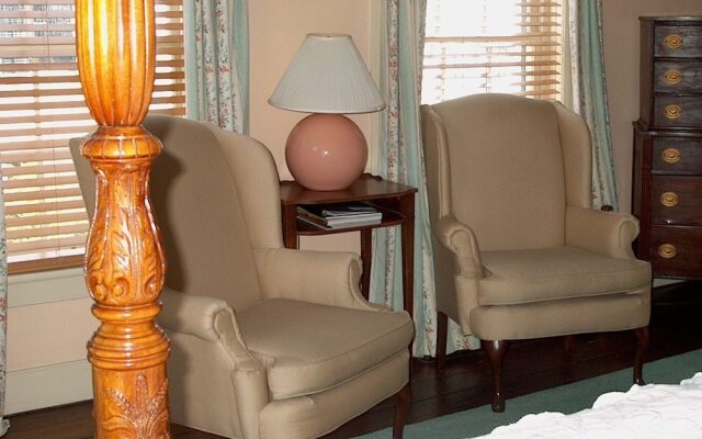 The Charleston House Bed & Breakfast