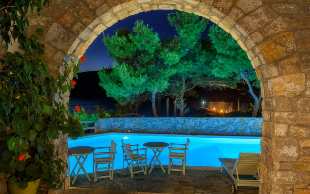 Yperia Hotel