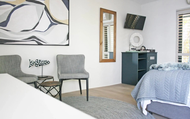 Abalone Hotel & Villas