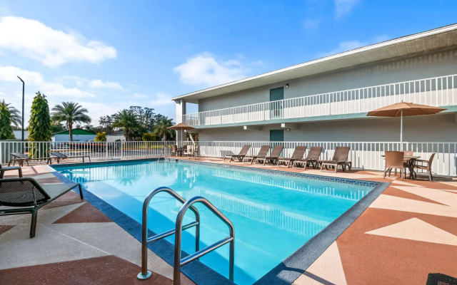 Quality Inn near Blue Spring
