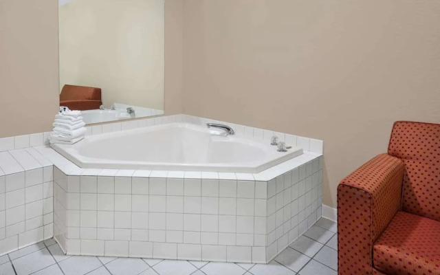 Super 8 Blue Springs