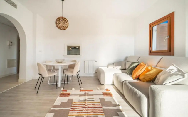 Exclusive 2 Bed 2 Bath Penthouse with Golf Views - DE2332EV