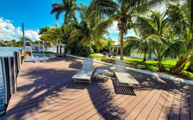 Paradise Awaits - Wkly 3 Bedroom Home