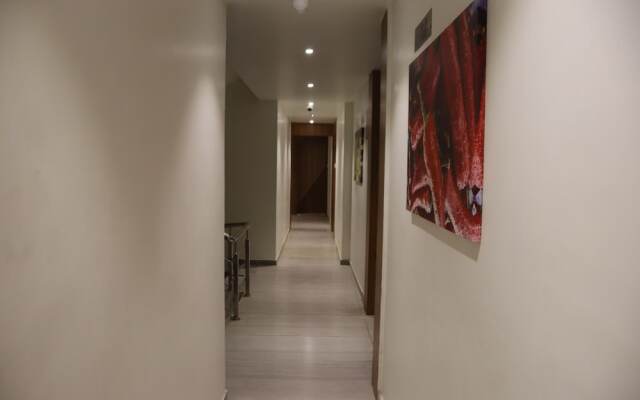 Signum CityScapes The Royal Castle Plaza