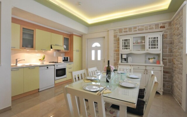 Amazing Home in Razanj With Sauna, Wifi and 6 Bedrooms