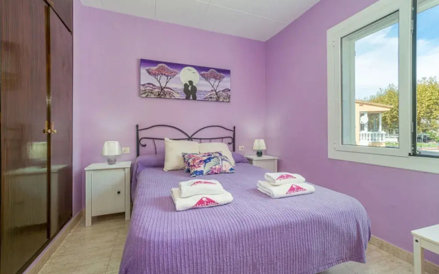 Apartment in Empuriabrava Near Sand Beach