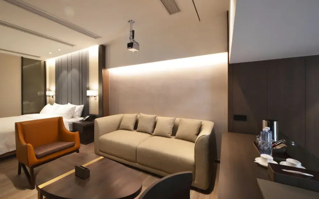 KuanRong Luxury Suites Hotel - Daping Times Square