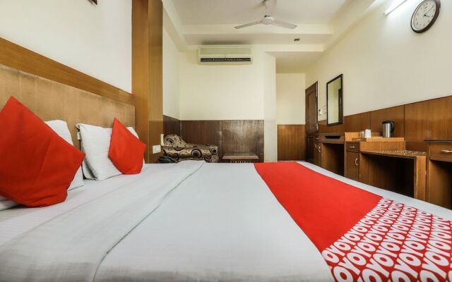 Oyo 43670 Hotel Apra Deluxe