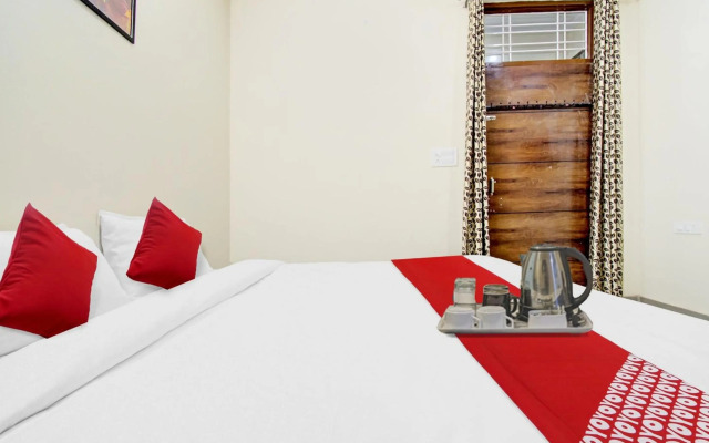 OYO Flagship 70066 Hotel Green Apple