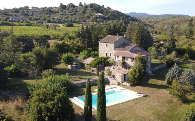 Restful Villa in Largentiere With Swimming Pool