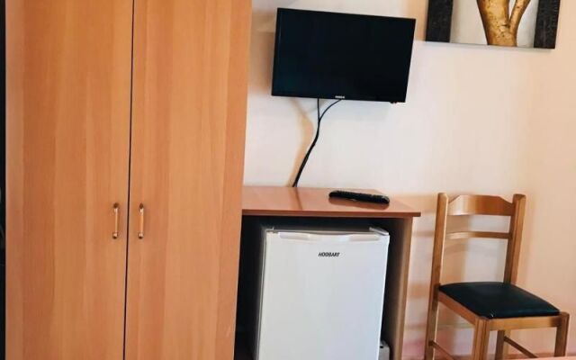 Gold Guest House & Bar