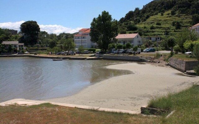 Xena - Comfort and Spacious - A1 Grey