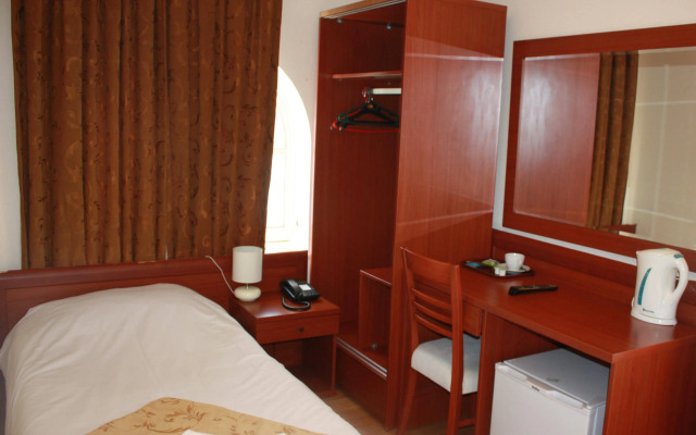 Corner House Hotel