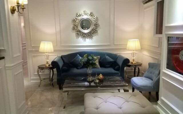 1 Day Car Hotel Station 18