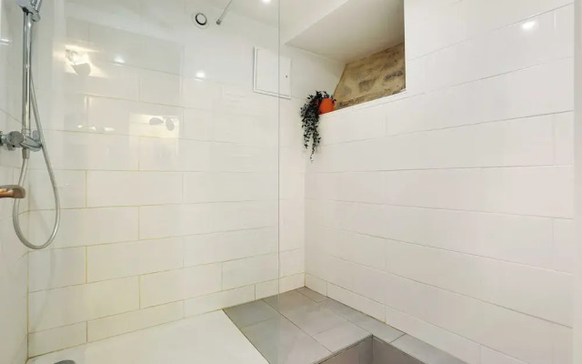 Spacious Apartment - 4br/10p Near Montmartre
