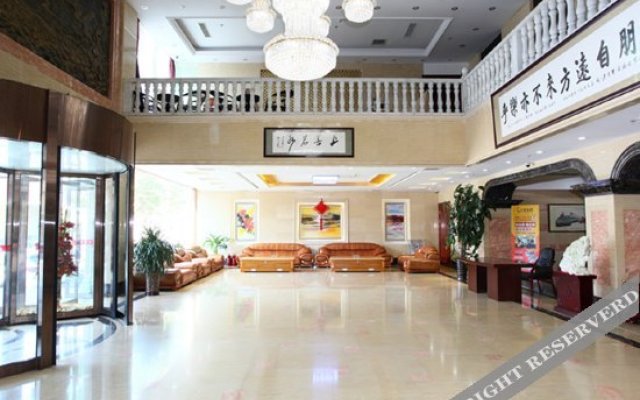 Dalian Tongbao Hotel