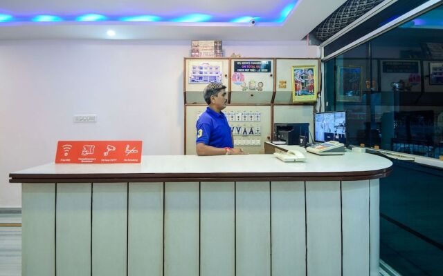 OYO 18671 Ashirwad Palace Hotel