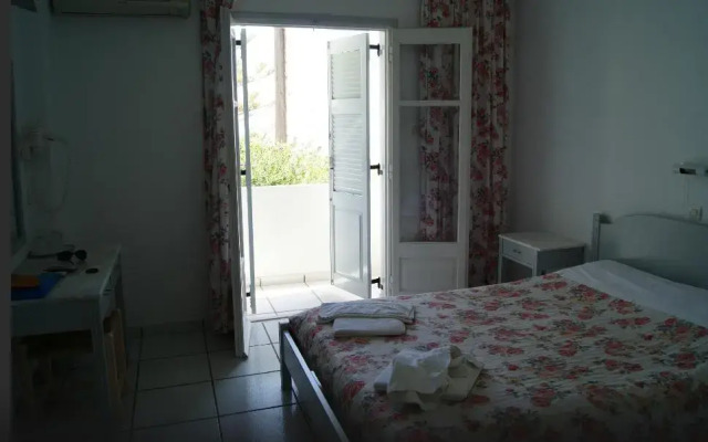 King Thiras Hotel