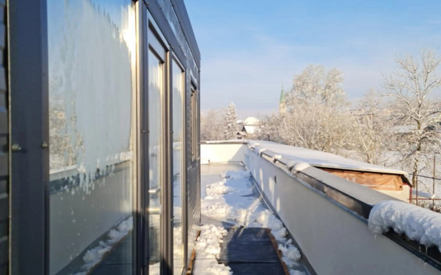 Roof Apartment ART-PE