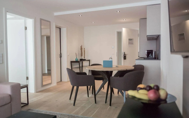 SUYTES Business Studios