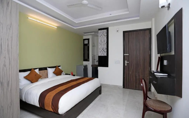 OYO 10581 DLF Phase 3