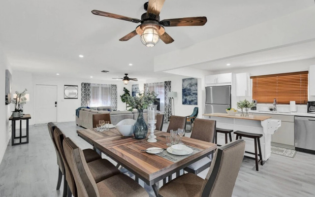 Private Heated Pool & Lovely Home