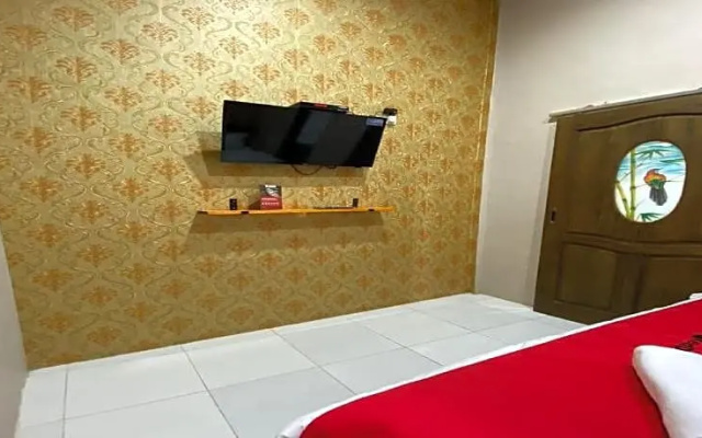 RedDoorz near Mojokerto Train Station