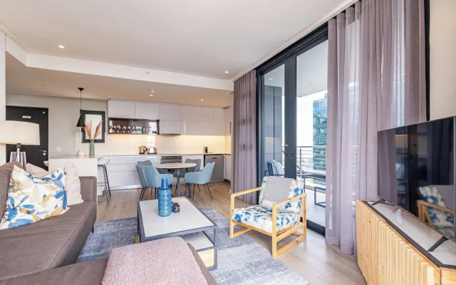 16 On Bree Superior Apartment