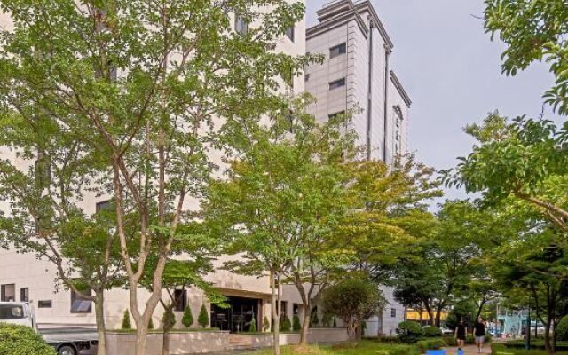 Yaja Hotel Peace Square branch