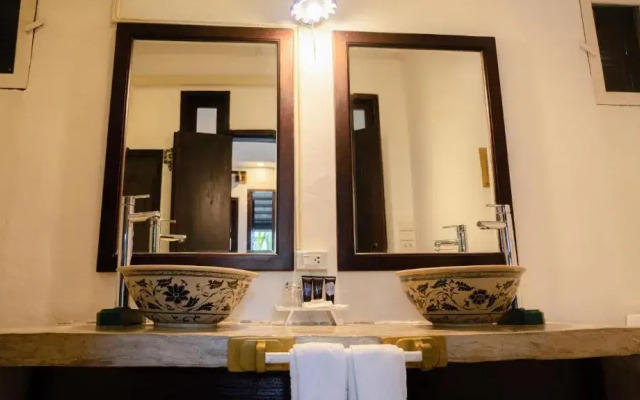 Cheva Gallery by OYO Rooms