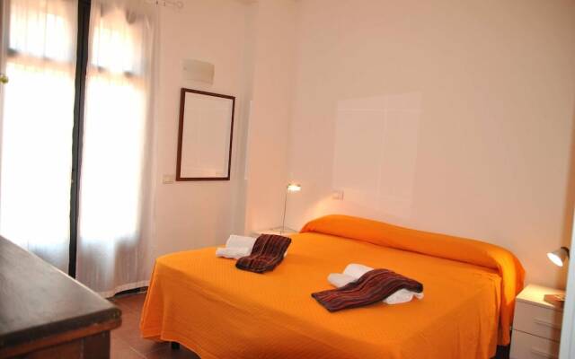 Red Roses Flat in a Semi-detached Villa