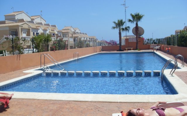 Stunning 2-bed Apartment in Orihuela