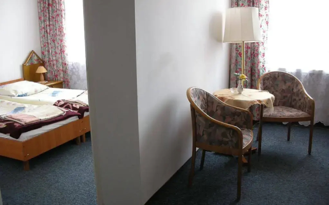 Hotel Płonia