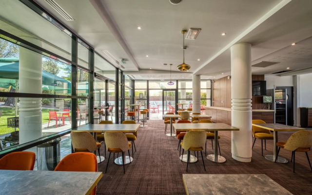 Mercure Aix-en-Provence La Duranne Gare TGV