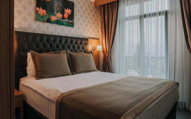 Grand Lark Otel