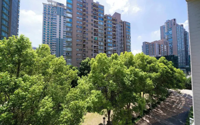 Tyms Stylish 3BR 2BA Apt Xujiahui Metro