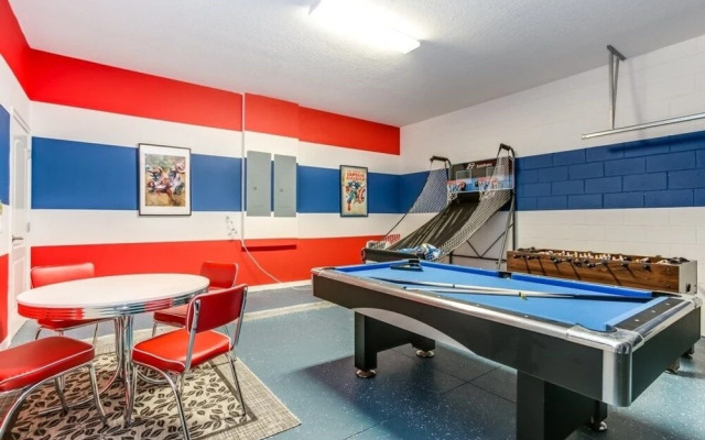 12 Bedroomsq Foot Villa Villa by Redawning