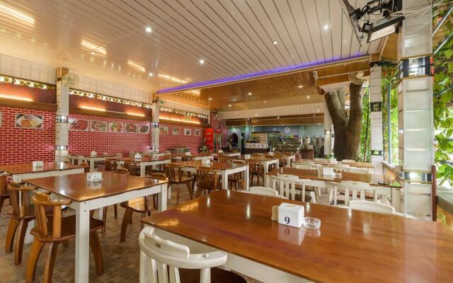 RedDoorz Plus @ Setiabudi Medan 4