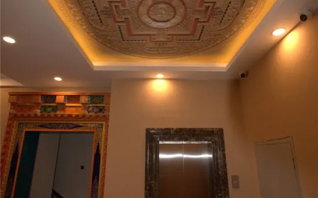 Dege Red Paradise Theme Culture Hotel