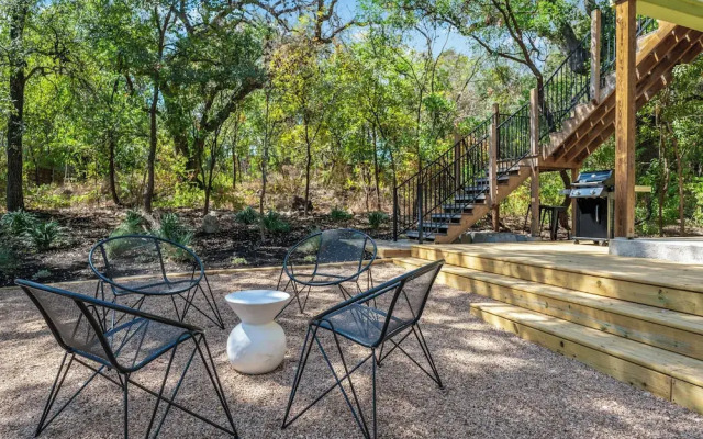 Urban Cowboy Villas - Heart of 704