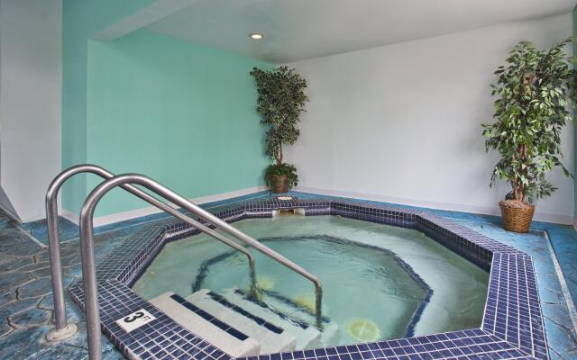 Holiday Inn Express Mackinaw City by IHG