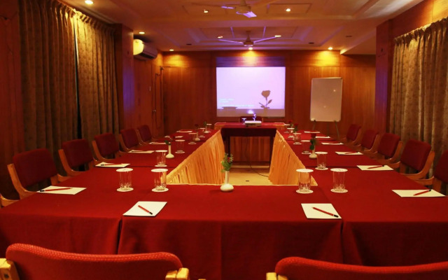 Hotel The Samrat