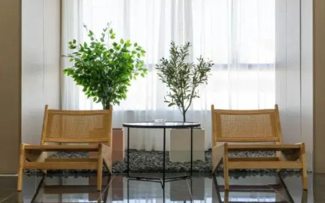 Encounter at the Corner Lodge Hotel (Shantou Chenghai Pumei Flagship Store)