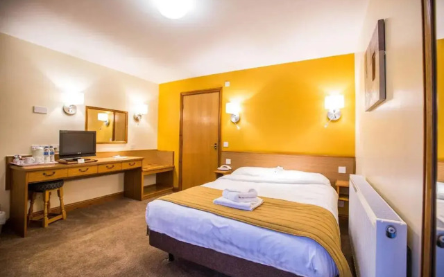 Tollgate Hotel And Leisure