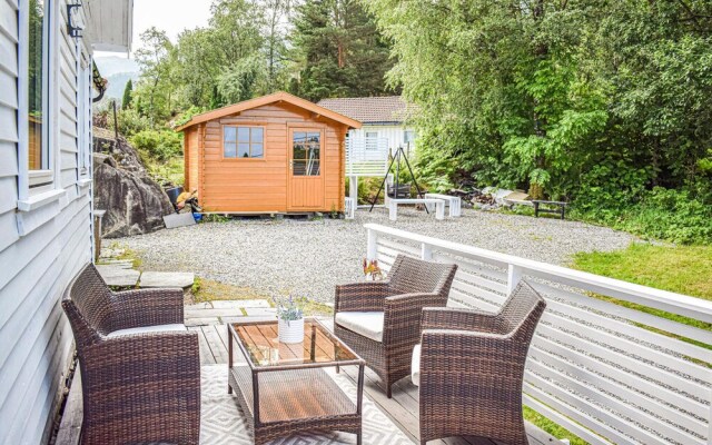 Awesome Home in Skånevik With 3 Bedrooms and Wifi