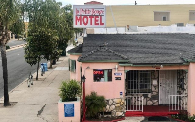 La Petite Rouge Motel